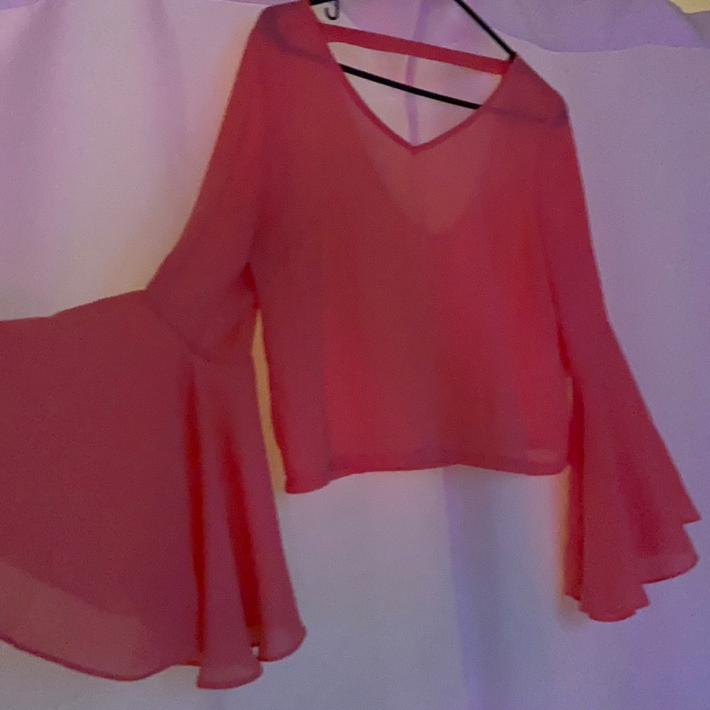 Bell sleeve shirt